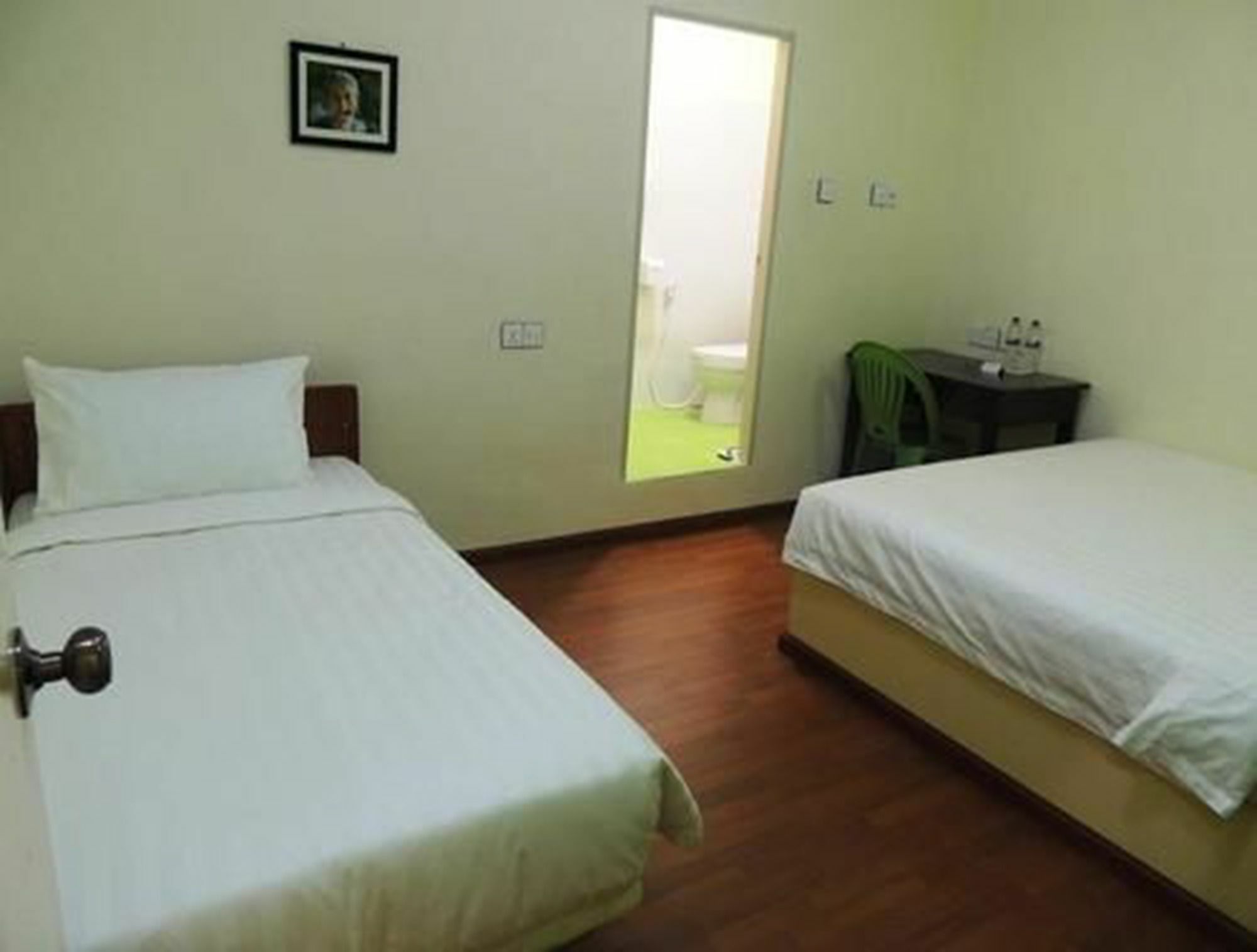 Lotus Bed & Breakfast Yangon Extérieur photo